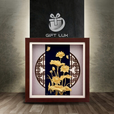 Tranh hoa sen dát vàng